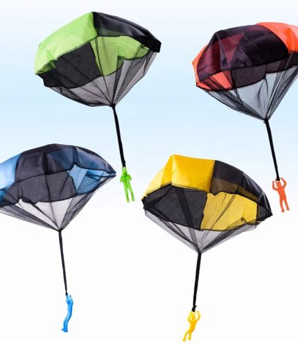 Samtoy Cheap Children Outdoor Play Paratrooper Mini Free Hand Throwing Flying Soldier Parachute Toy for Kids